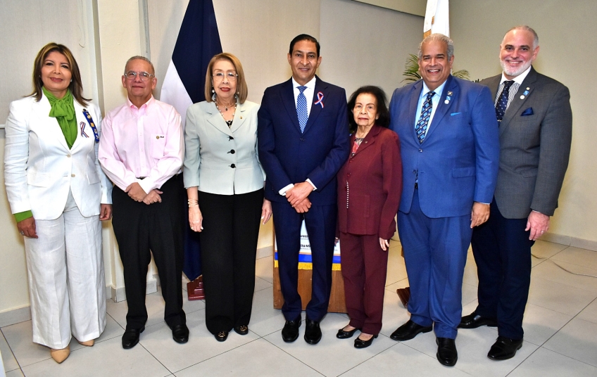  Clubes Rotarios Bella Vista y Mirador promueven el pensamiento crítico con magistral conferencia del analista Iván Gatón
