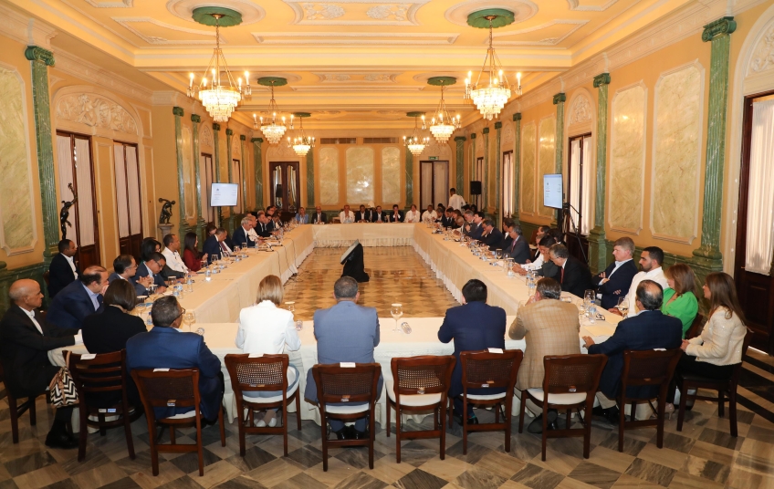 Gobierno y sectores productivos buscan mantener estabilidad económica frente a desafíos externos