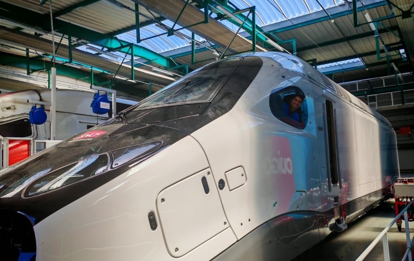 Inician el ensamblaje de trenes del Monorriel de Santiago en la fábrica de Belford, Francia