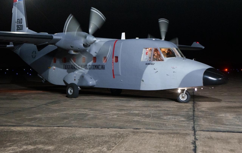Fuerza Aérea Dominicana traslada al país a otro grupo de compatriotas desde Venezuela