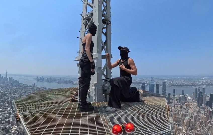 Amor en las Alturas: Escaladores urbanos rusos protagonizan una arriesgada hazaña en el Empire State Building