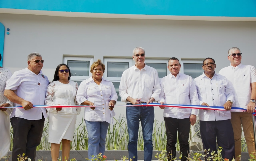 Abinader inaugura el renovado Hospital Hacienda Estrella en beneficio de más de 60 mil habitantes
