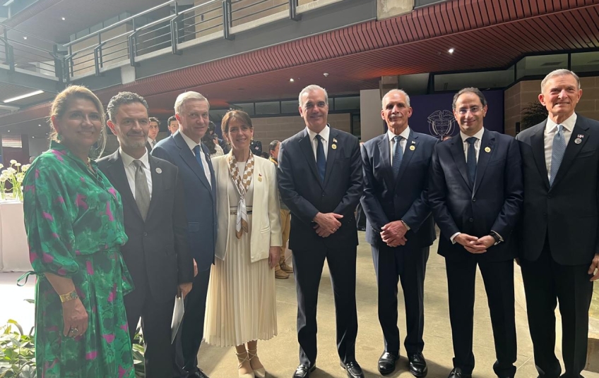 Abinader participa en toma de posesión de Abelardo de la Espriella en Colombia y fortalece agenda regional