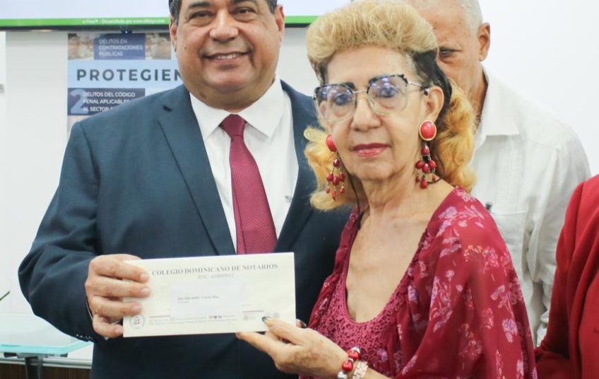 Pensiones de RD$40,000 y seguro médico para los notarios
